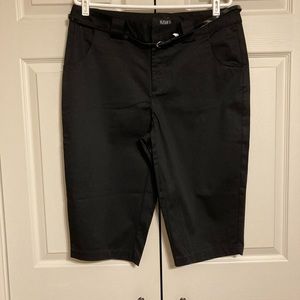 A.n.a women black Capri size 14W NWOT